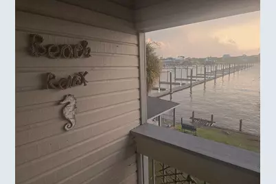 580 Pleasure Island Boulevard #207, Port Arthur, TX 77640 - Photo 7