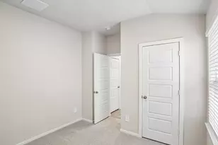 12018 Marlin Strait Dr, Baytown, TX 77523 - Photo 9