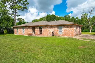 1857 County Rd 99, Alvin, TX 77511 - Photo 3