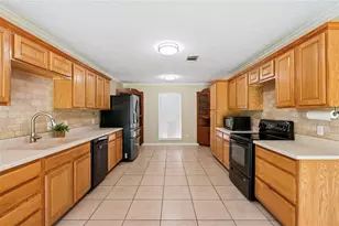 1857 County Rd 99, Alvin, TX 77511 - Photo 7