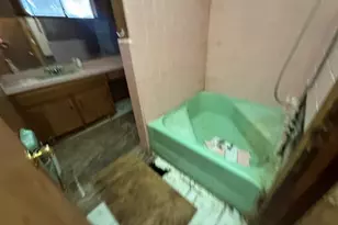 612 S East St, Edna, TX 77957 - Photo 13