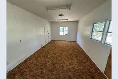 612 S East Street, Edna, TX 77957 - Photo 11