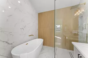 11003 Landsbury Ct, Houston, TX 77099 - Photo 13