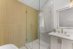 11003 Landsbury Ct, Houston, TX 77099 - Photo 15