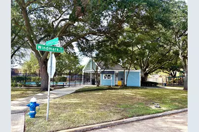 11003 Landsbury Court, Houston, TX 77099 - Photo 35