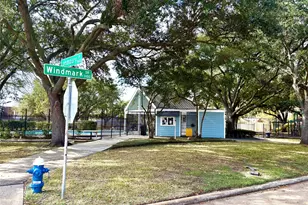 11003 Landsbury Ct, Houston, TX 77099 - Photo 35