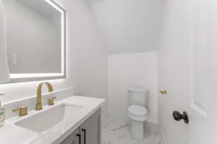 11003 Landsbury Ct, Houston, TX 77099 - Photo 17