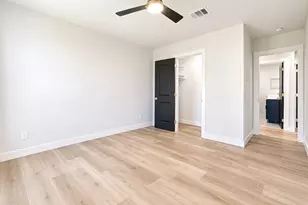 1722 Cherry Bend Dr, Houston, TX 77077 - Photo 15