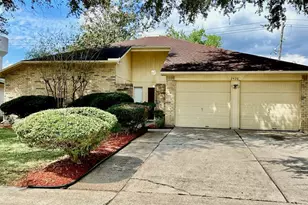 2438 Tall Ships Dr, Friendswood, TX 77546 - Photo 1