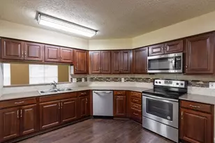 2438 Tall Ships Dr, Friendswood, TX 77546 - Photo 9