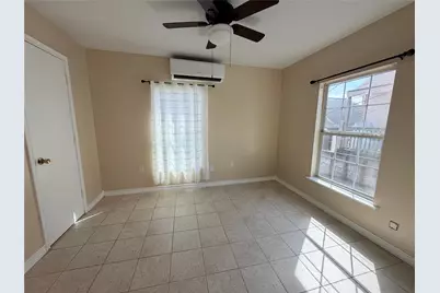2809 1/2 Market Street #B, Baytown, TX 77520 - Photo 9