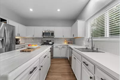 311 Welford Lane, Highlands, TX 77562 - Photo 11