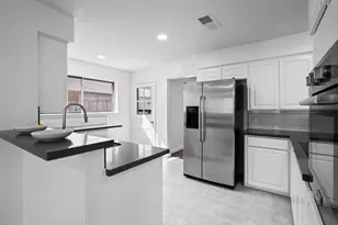 322 E Edgebrook Dr, Houston, TX 77034 - Photo 7