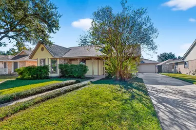 405 Tudor Court, Deer Park, TX 77536 - Photo 3