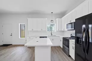 9725 Kerr St, Houston, TX 77029 - Photo 9