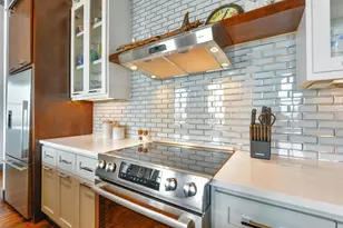 2400 Mechanic St, Galveston, TX 77550 - Photo 13