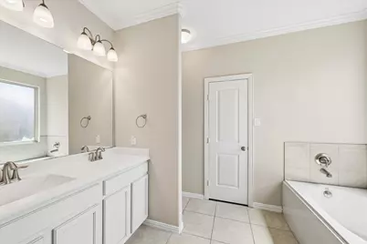 660 Oak Circle Drive E, Conroe, TX 77301 - Photo 15