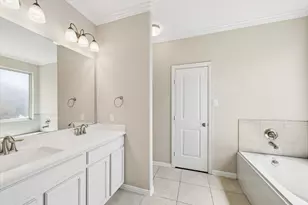 660 Oak Cir Dr E, Conroe, TX 77301 - Photo 15