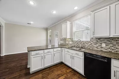 660 Oak Circle Drive E, Conroe, TX 77301 - Photo 11