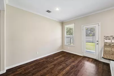 660 Oak Circle Drive E, Conroe, TX 77301 - Photo 9