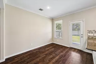 660 Oak Cir Dr E, Conroe, TX 77301 - Photo 9