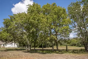 12819 W Burton St, Burton, TX 77835 - Photo 25