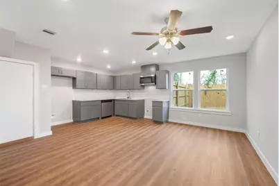 8217 Crestview Drive, Houston, TX 77028 - Photo 3