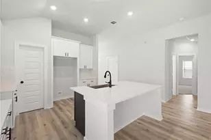 8331 Amethyst Valley Ln, Angleton, TX 77515 - Photo 7