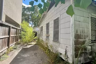 5845 Darling St, Houston, TX 77007 - Photo 11