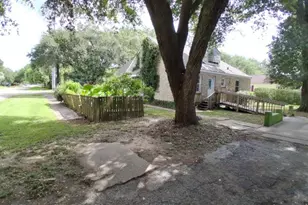 1304 Rhodora St, La Marque, TX 77568 - Photo 9