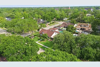 5927 Valkeith Drive, Houston, TX 77096 - Photo 25