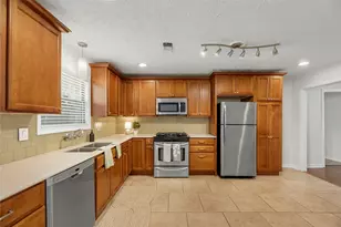 11411 Atwell Dr, Houston, TX 77035 - Photo 13