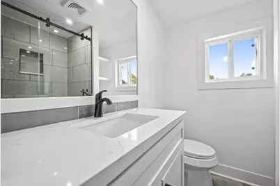 913 Bennington, Houston, TX 77022 - Photo 5