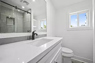 913 Bennington, Houston, TX 77022 - Photo 5