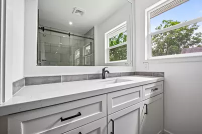 913 Bennington, Houston, TX 77022 - Photo 13