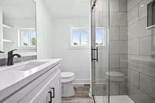 913 Bennington, Houston, TX 77022 - Photo 9