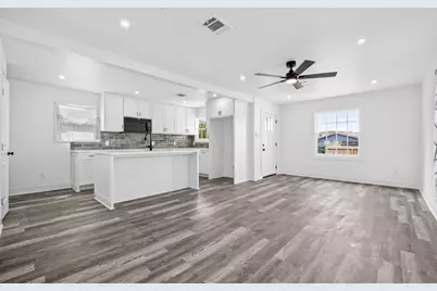 913 Bennington, Houston, TX 77022 - Photo 3