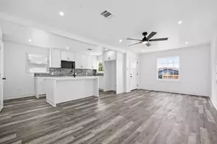 913 Bennington, Houston, TX 77022 - Photo 3
