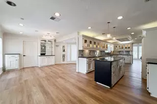 8107 S Braeswood Blvd, Houston, TX 77071 - Photo 7