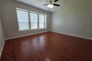 2111 Emerald Cove Dr, League City, TX 77573 - Photo 9