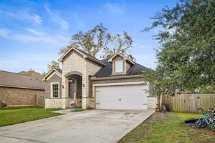 267 Freeman Blvd, West Columbia, TX 77486 - Photo 3