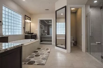 43 W Loftwood Circle, The Woodlands, TX 77382 - Photo 19