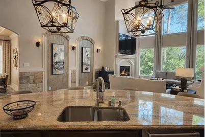 43 W Loftwood Circle, The Woodlands, TX 77382 - Photo 3