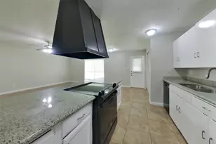 5030 Ridgecreek Dr, Houston, TX 77053 - Photo 5