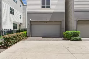 2761 Clinton Dr, Houston, TX 77020 - Photo 35