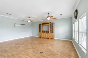 911 Bonita St, Bayou Vista, TX 77563 - Photo 7
