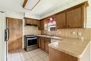 3703 Stoneybrook St, Baytown, TX 77521 - Photo 9