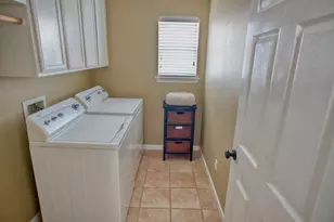 608 Prairie Ln, Angleton, TX 77515 - Photo 17