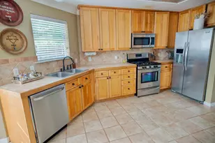 608 Prairie Ln, Angleton, TX 77515 - Photo 11