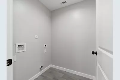 413 S 12th St, Conroe, TX 77301 - Photo 19